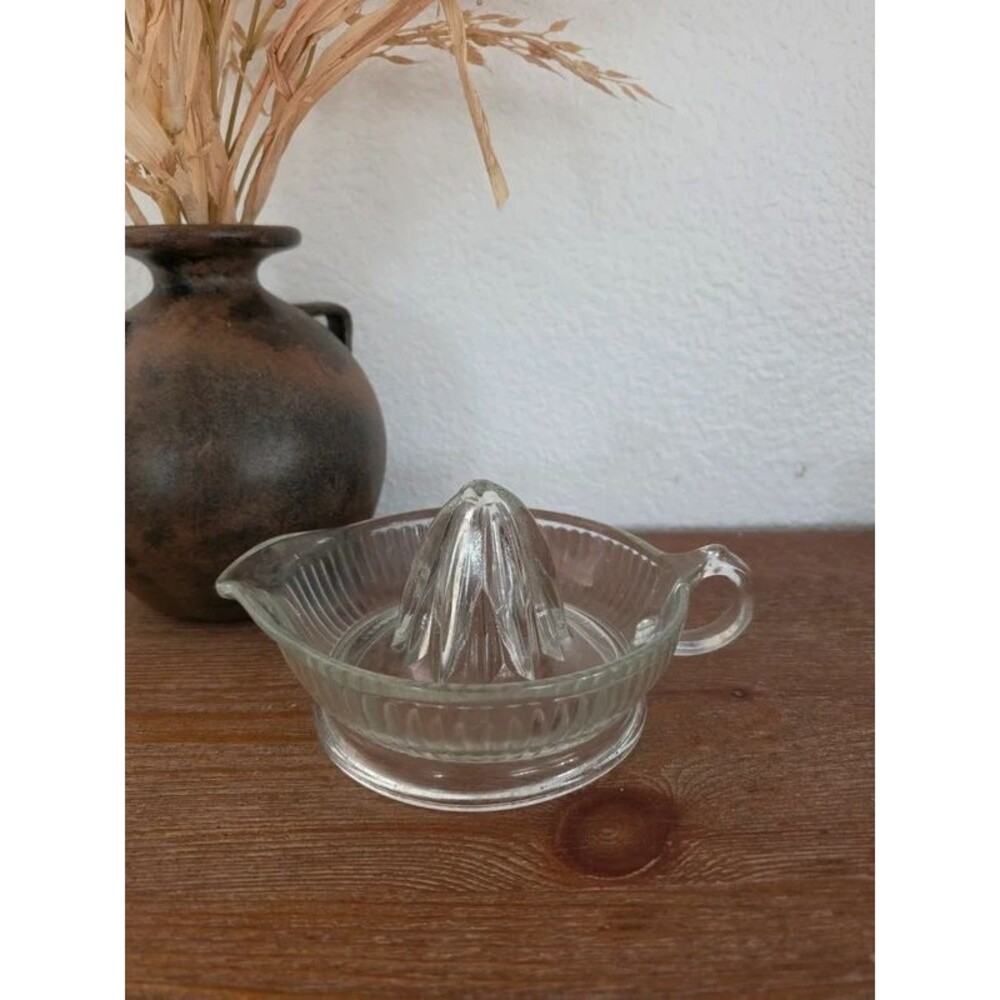 Anchor Hocking Vintage Glass Citrus Lemon Juicer